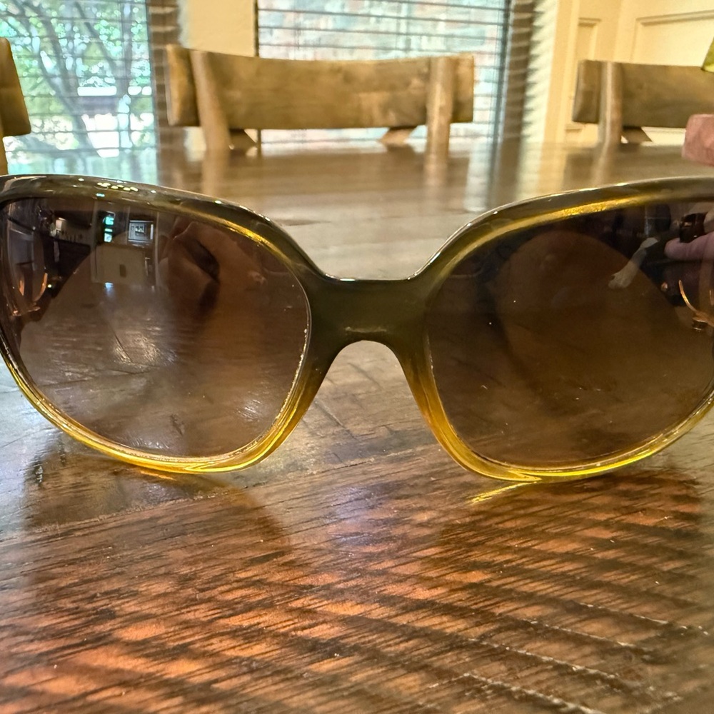 CHANEL Gold and Black Oversized Sunglasses - Picture 2 of 6